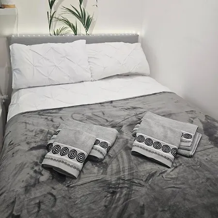 Apartment Angel *