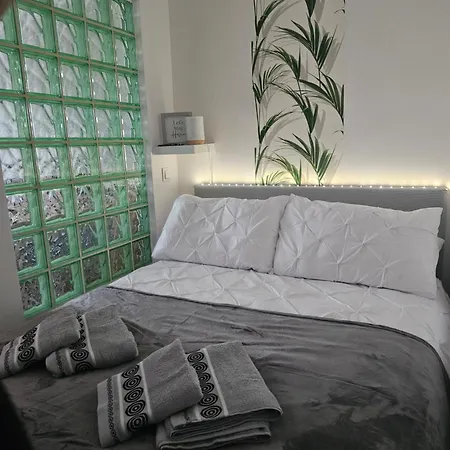Apartment Angel *